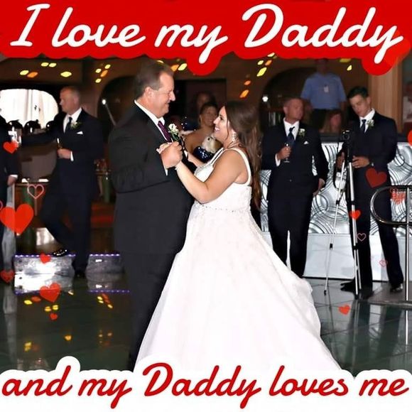 Meet your Posher, Jessica - Picture 1 of 2